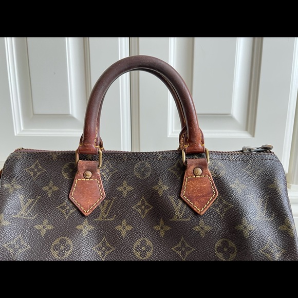 Authentic Louis Vuitton Speedy 30 Vintage (Fair Condition) - Picture 4 of 15